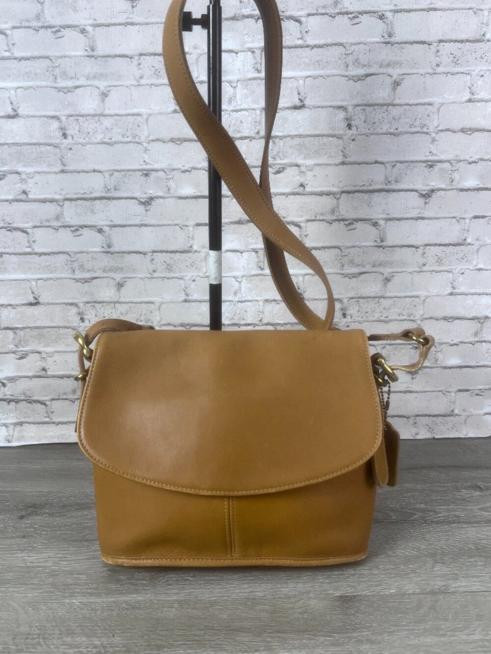 Rare Color Toffee Vintage Coach Equestrian Small Flap 9801
